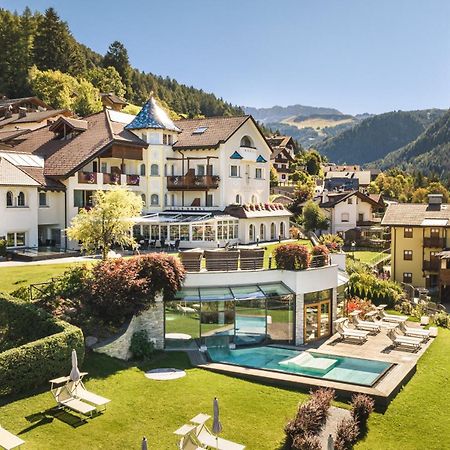 Alpenheim Charming & Spa Hotel Ortisei Exteriör bild