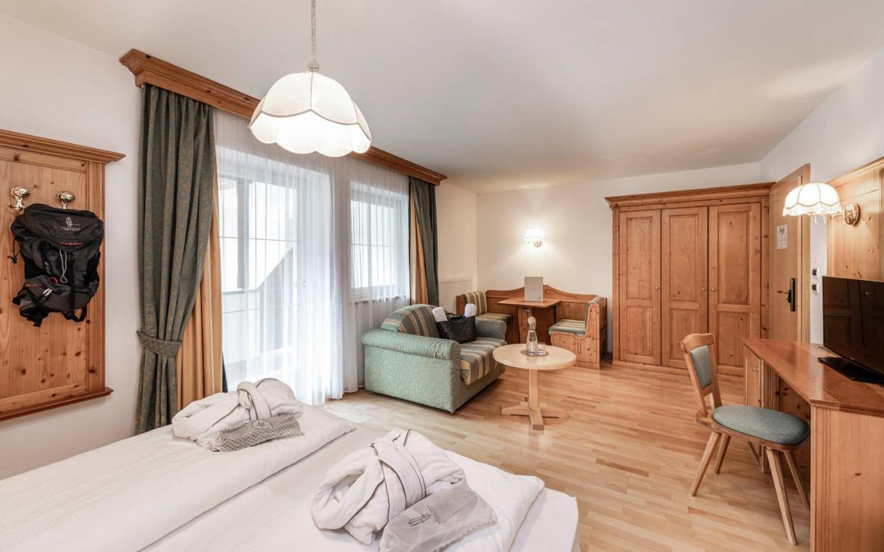 Alpenheim Charming & Spa Hotel Ortisei Exteriör bild