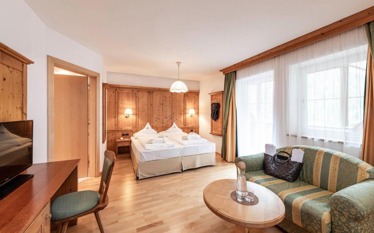 Alpenheim Charming & Spa Hotel Ortisei Exteriör bild