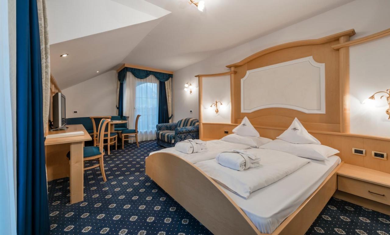 Alpenheim Charming & Spa Hotel Ortisei Exteriör bild
