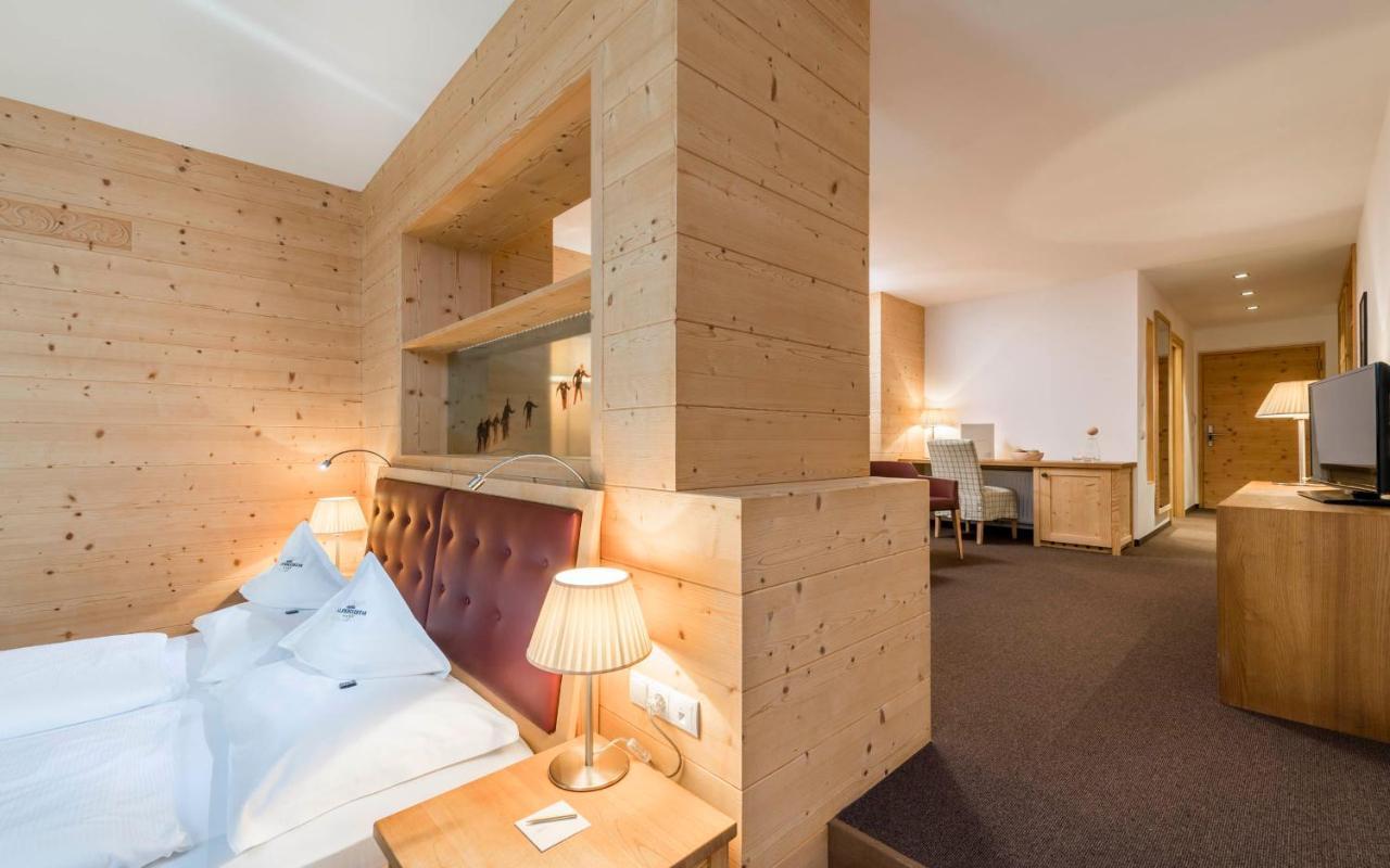 Alpenheim Charming & Spa Hotel Ortisei Exteriör bild
