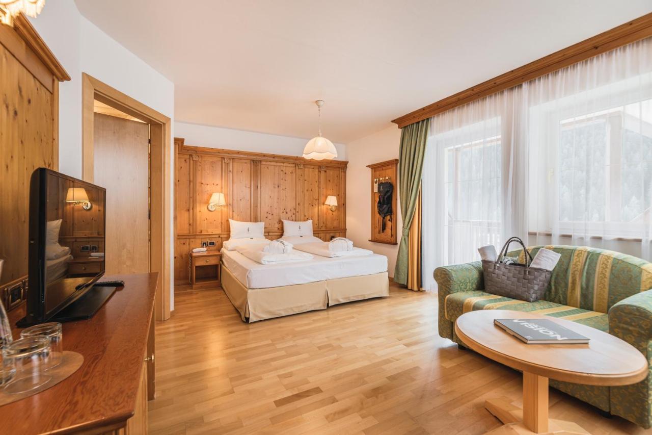 Alpenheim Charming & Spa Hotel Ortisei Exteriör bild