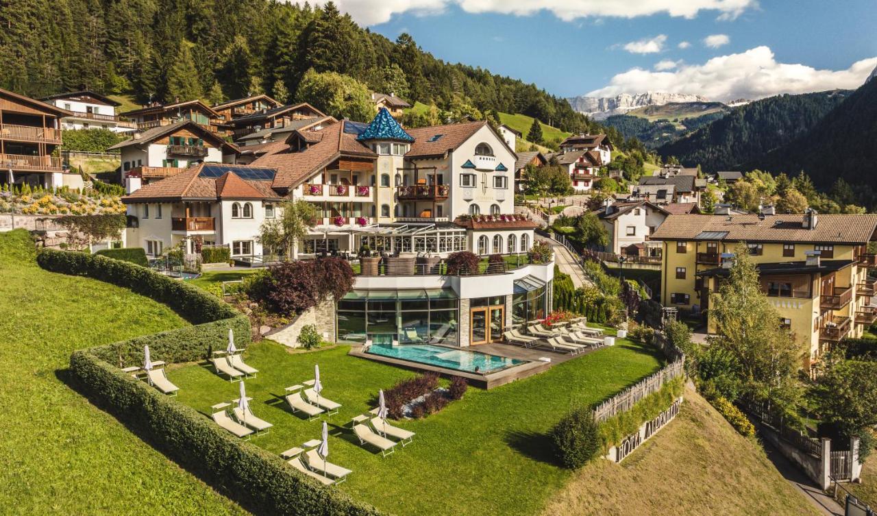 Alpenheim Charming & Spa Hotel Ortisei Exteriör bild
