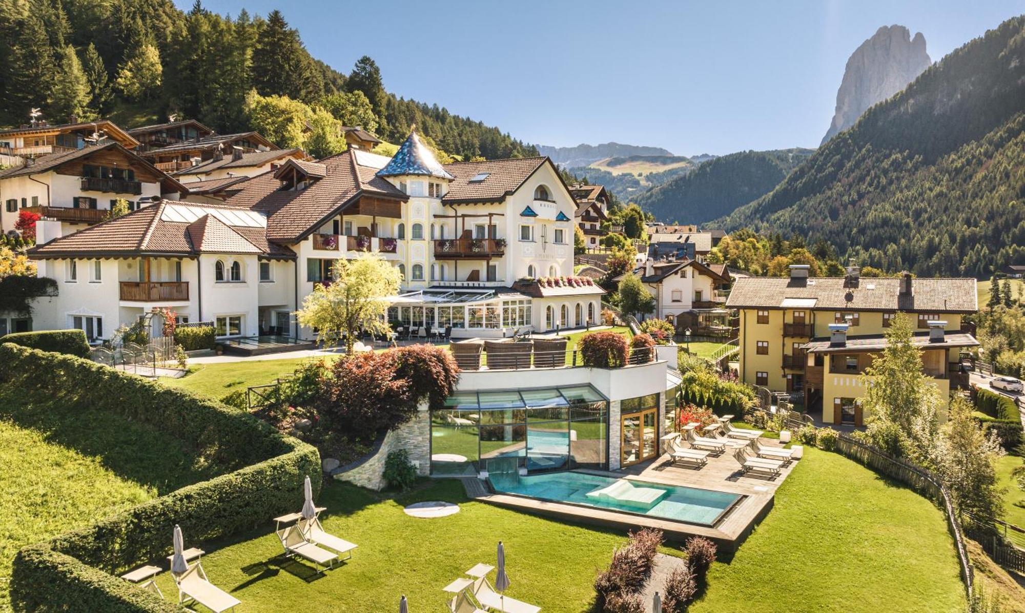 Alpenheim Charming & Spa Hotel Ortisei Exteriör bild