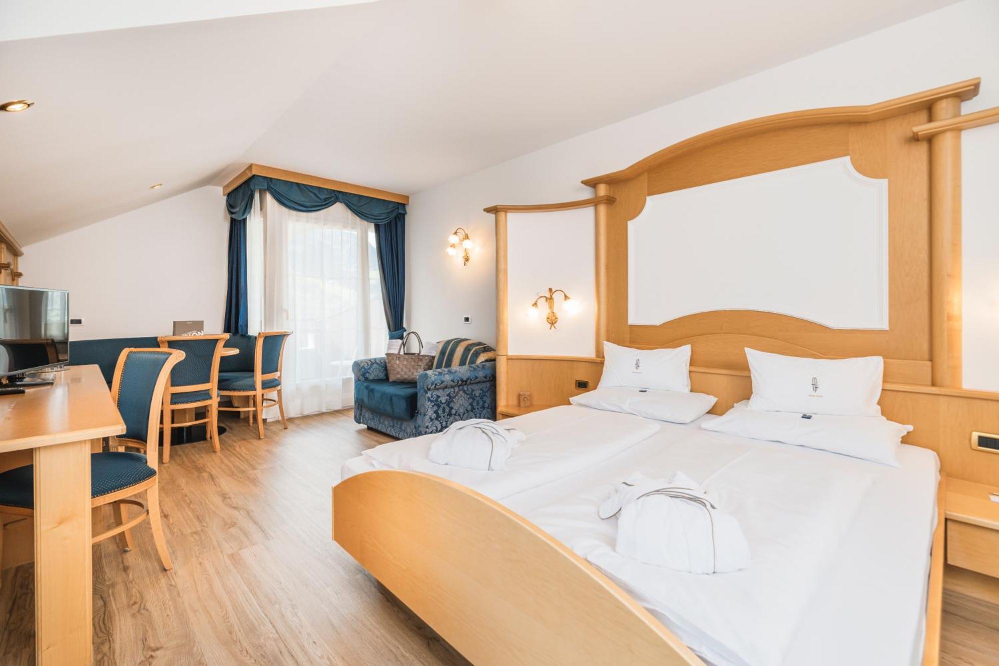Alpenheim Charming & Spa Hotel Ortisei Exteriör bild