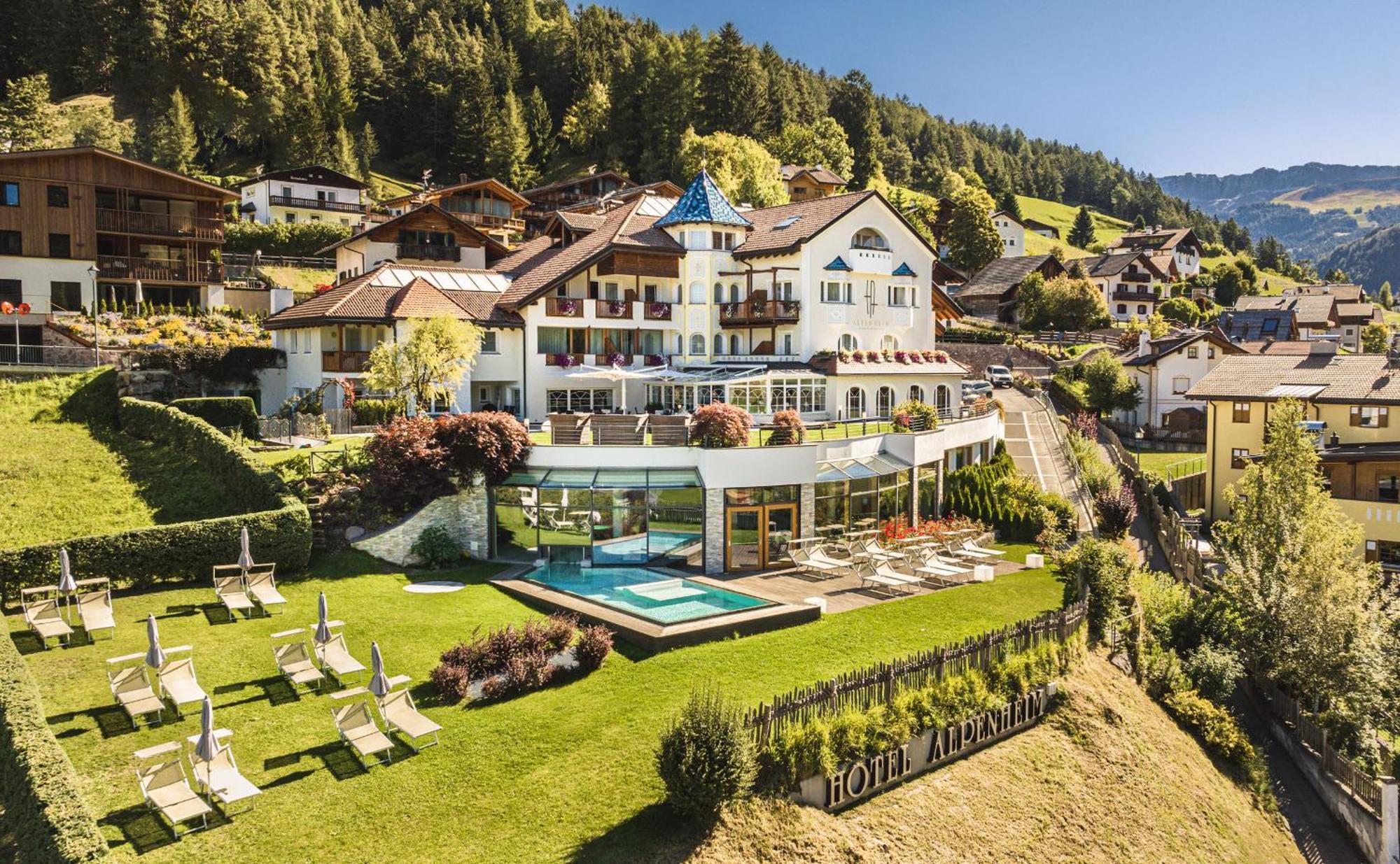 Alpenheim Charming & Spa Hotel Ortisei Exteriör bild