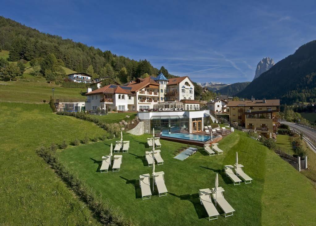 Alpenheim Charming & Spa Hotel Ortisei Exteriör bild