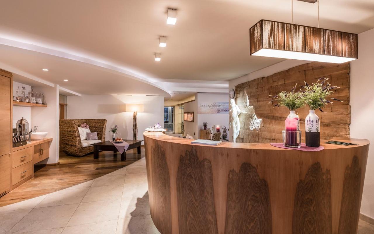 Alpenheim Charming & Spa Hotel Ortisei Exteriör bild